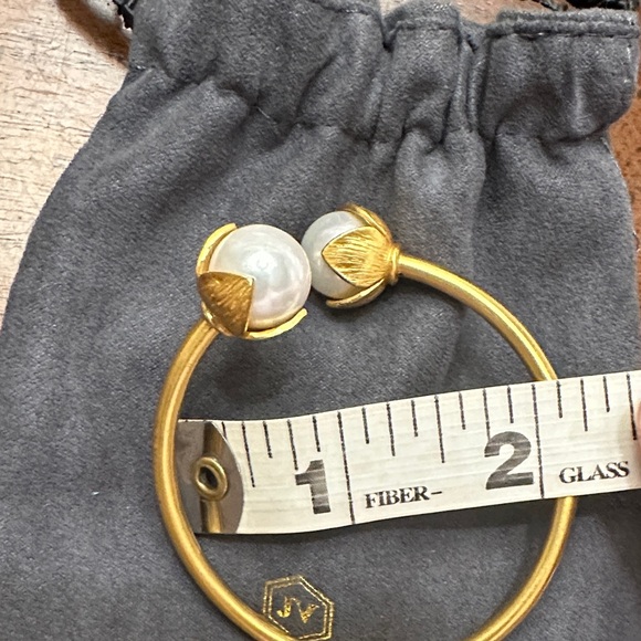 Julie Vos Gold and Pearl Cuff Bracelet - Picture 4 of 5